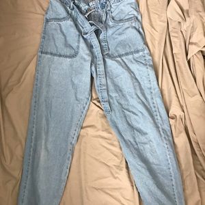 Forever 21 front tie Mom Jeans size 31